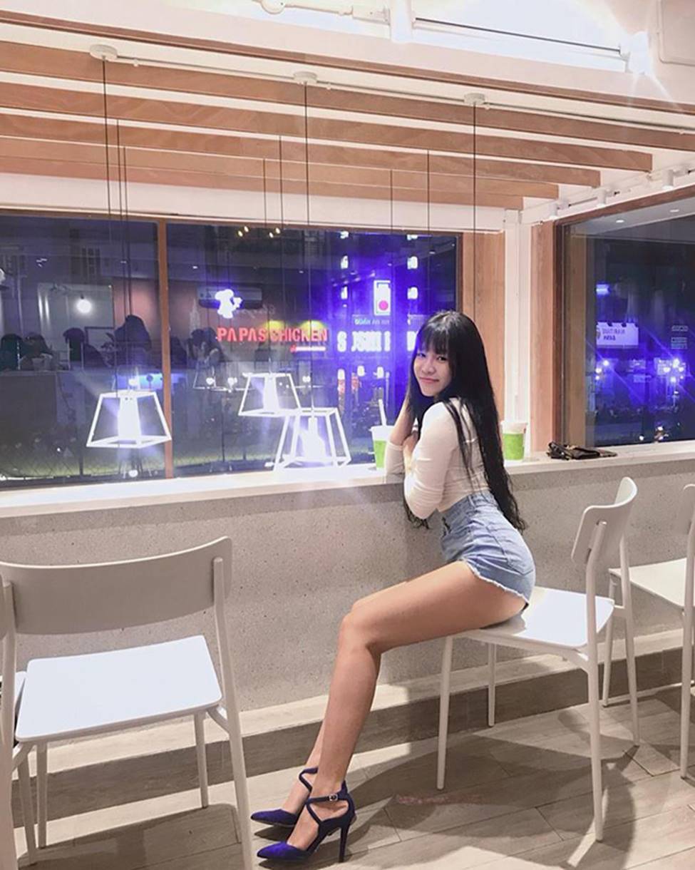 Top 5 cô bạn gái gợi cảm nhất của các cầu thủ tuyển Việt Nam-15