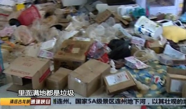 Sinh viên nữ nợ tiền nhà 8 tháng, chủ nhà tá hỏa trước khung cảnh trước mắt khi mở cửa phòng-4