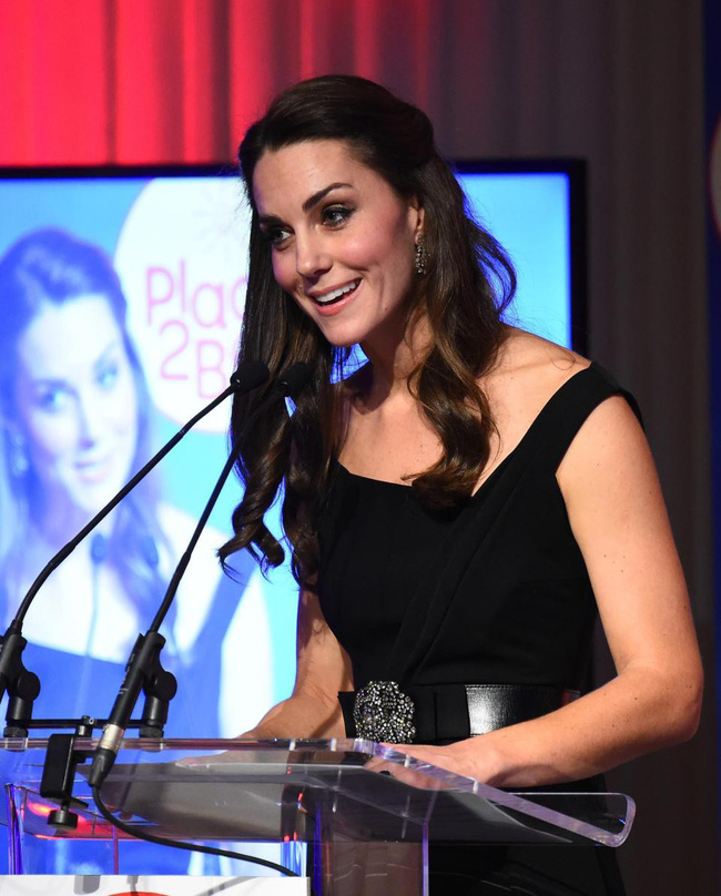 Đưa lên bàn cân so sánh, người hâm mộ phải thừa nhận hai chị em dâu Kate và Meghan khác nhau một trời một vực-4