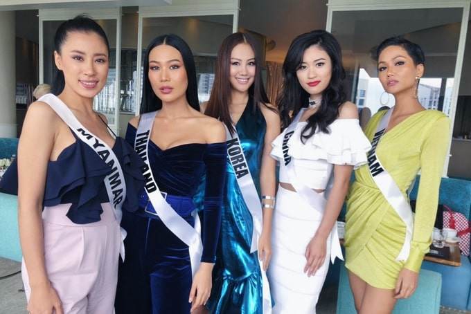 Khi đụng màu trang phục với loạt đối thủ, HHen Niê không ngại tung chiêu bằng bộ cánh này-11