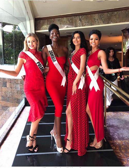 Khi đụng màu trang phục với loạt đối thủ, HHen Niê không ngại tung chiêu bằng bộ cánh này-2