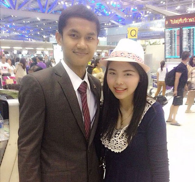 Ngắm các nàng WAGs xinh đẹp của dàn sao tuyển Thái Lan-3