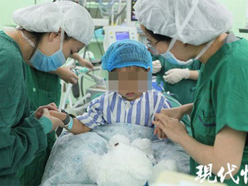 Huyền thoại làng quần vợt nữ vượt qua căn bệnh ung thư vú, đạt viên mãn trong đời-1