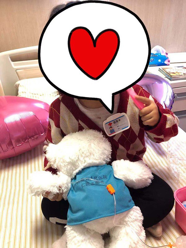 Bé gái 3 tuổi bị chẩn đoán mắc bệnh ung thư vú, dấu hiệu đến từ những thay đổi nhỏ nhất trên người em được mẹ phát hiện kịp thời-2