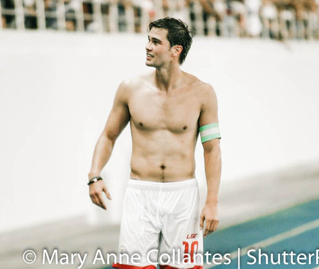 Vẻ đẹp nam thần, thân hình như tượng của đội trưởng tuyển Philippines đá AFF Cup-9