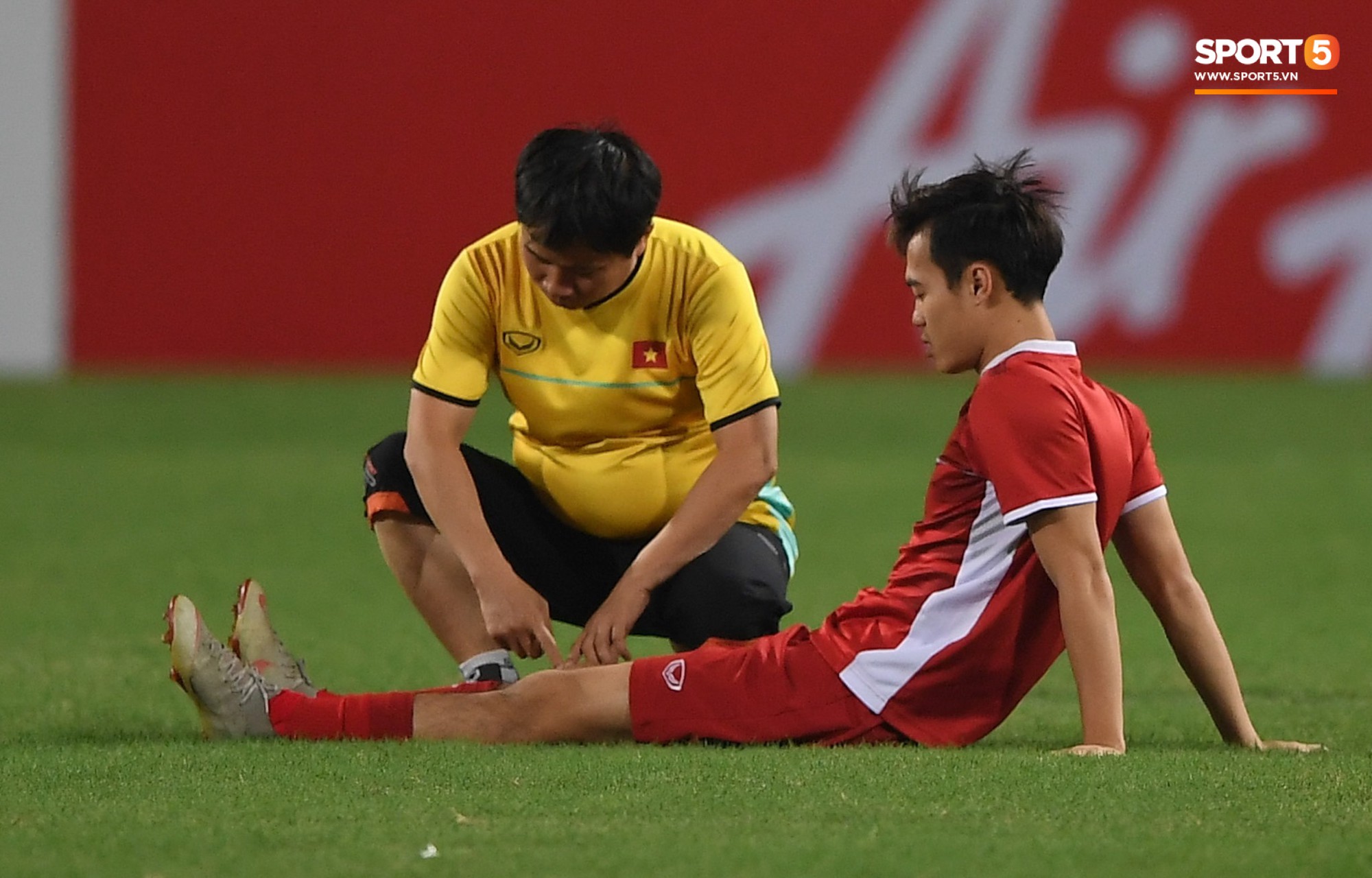 Văn Toàn tươi rói trong ngày trở lại, tuyển Việt Nam đón nhiều tin vui trước trận gặp Philippines-6