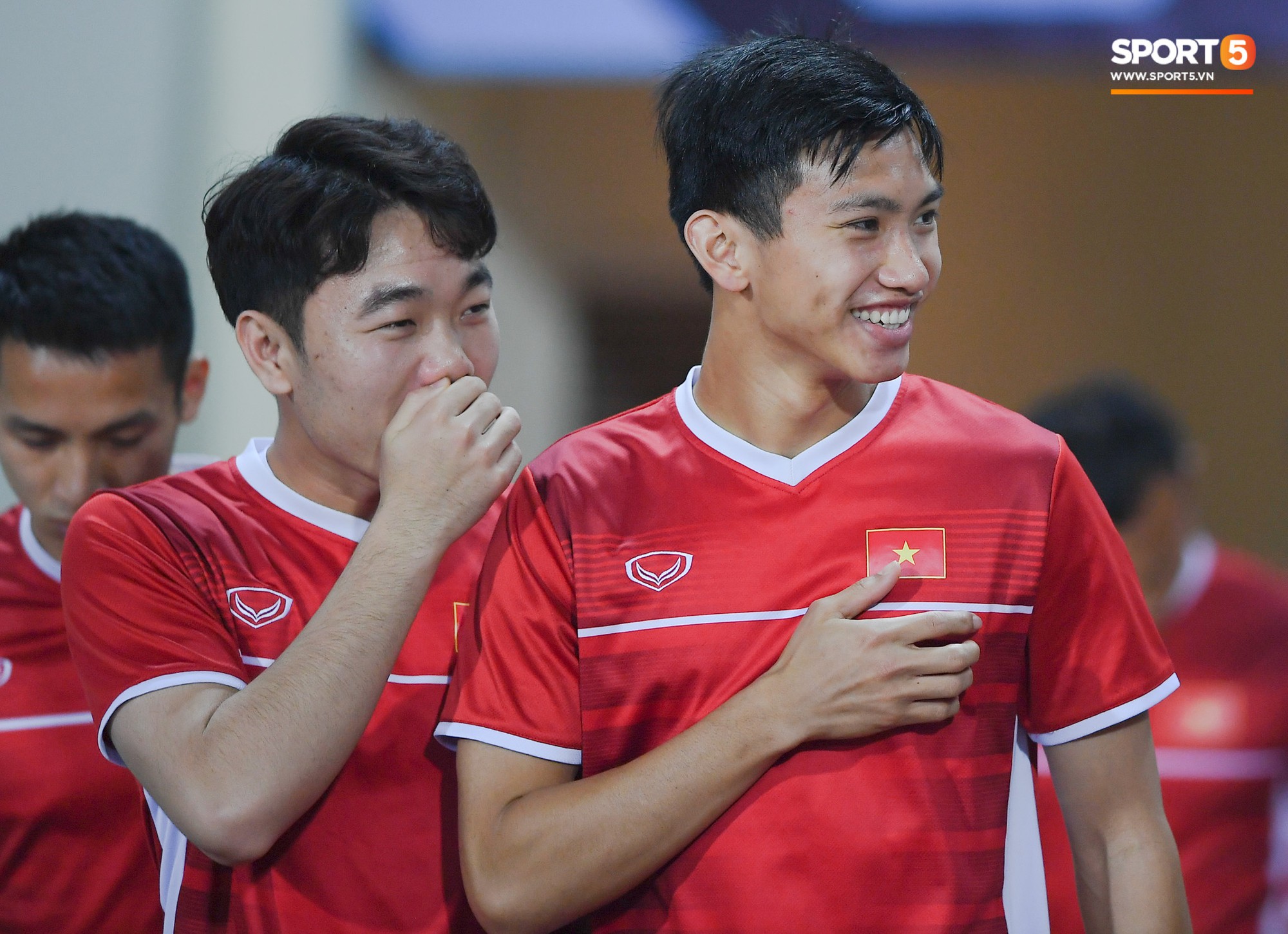 Văn Toàn tươi rói trong ngày trở lại, tuyển Việt Nam đón nhiều tin vui trước trận gặp Philippines-7