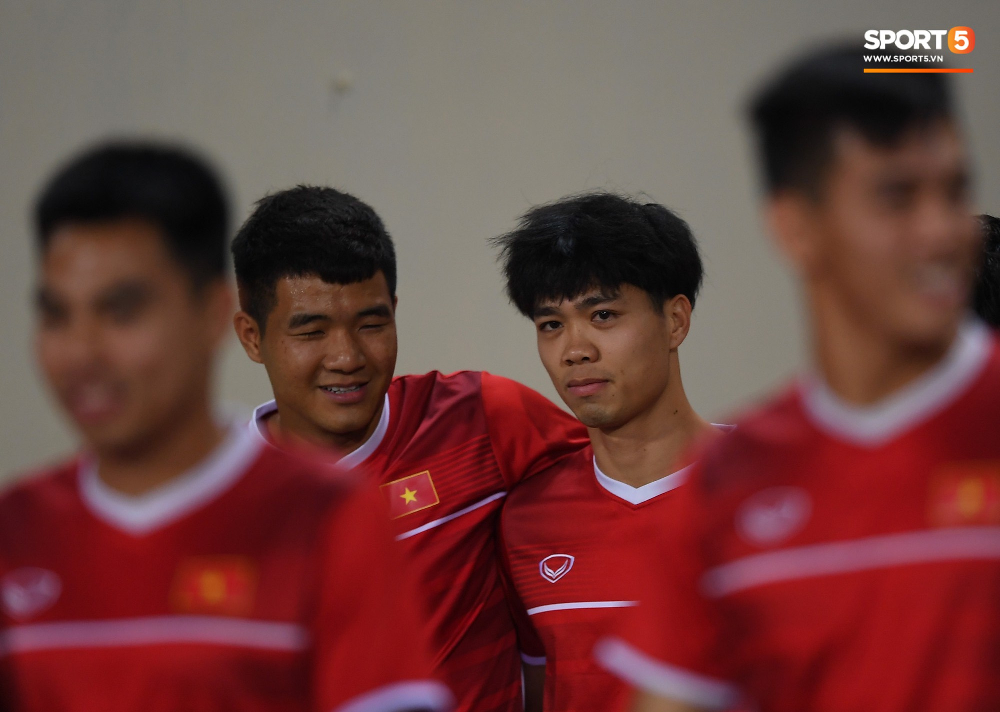 Văn Toàn tươi rói trong ngày trở lại, tuyển Việt Nam đón nhiều tin vui trước trận gặp Philippines-9