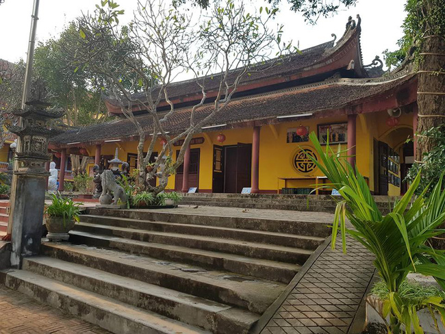 Thái Nguyên: Nam thanh niên vào chùa bắn 7 phát chỉ thiên rồi dùng dao tự sát-1