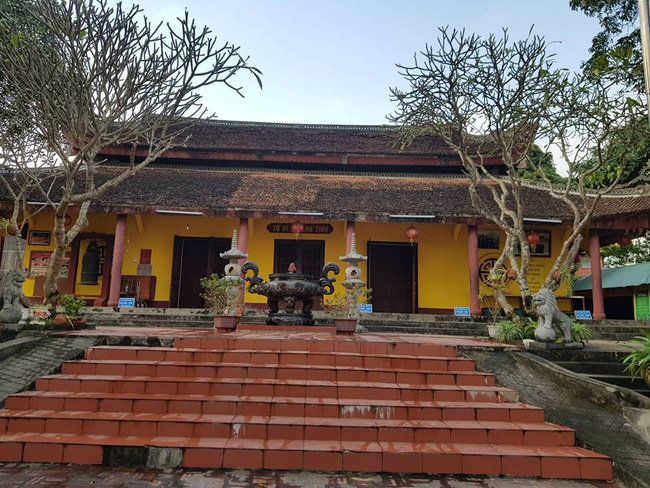 Thái Nguyên: Nam thanh niên vào chùa bắn 7 phát chỉ thiên rồi dùng dao tự sát-2