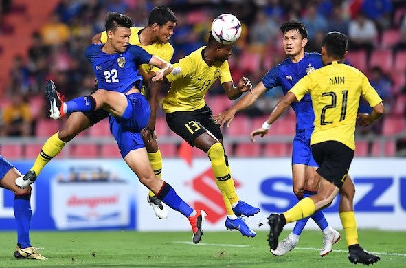 Hòa Thái Lan kịch tính 2-2, Malaysia vào chung kết AFF Cup-1