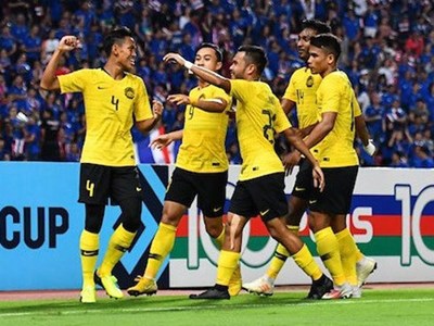 Hòa Thái Lan kịch tính 2-2, Malaysia vào chung kết AFF Cup