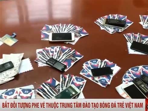 Nhân viên bảo vệ VFF cùng nhóm