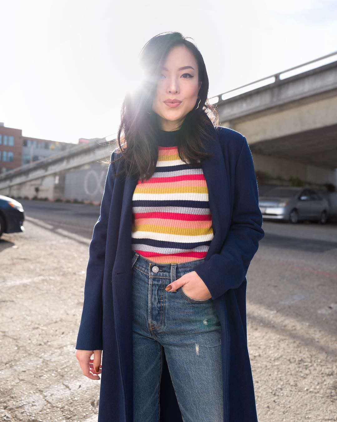 Diện mãi áo len trơn cũng chán, đổi sang áo len họa tiết mặc vừa đẹp lại chẳng lo lỗi mốt-5