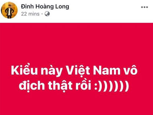 Bạn gái vua dội bom ĐTVN hớn hở khoe cặp vé giá 8 triệu-10