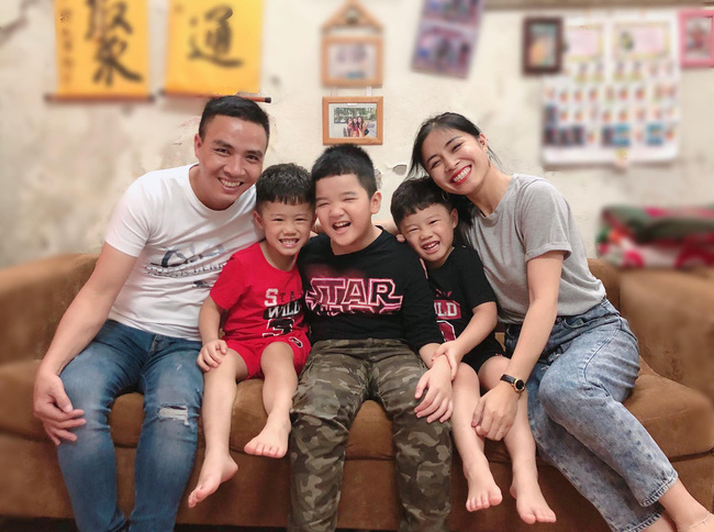 Chồng sắp cưới rất yêu thương con riêng của Hoàng Linh, còn nữ MC đối xử với con riêng của Mạnh Hùng như thế nào?-11