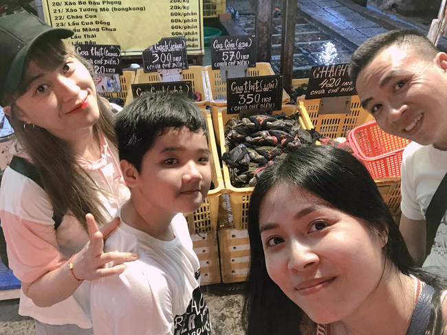 Chồng sắp cưới rất yêu thương con riêng của Hoàng Linh, còn nữ MC đối xử với con riêng của Mạnh Hùng như thế nào?-2