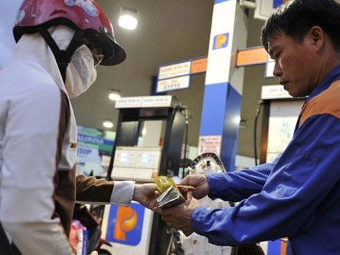 Giá xăng giảm sốc: Xuống mức thấp nhất mấy năm qua-2