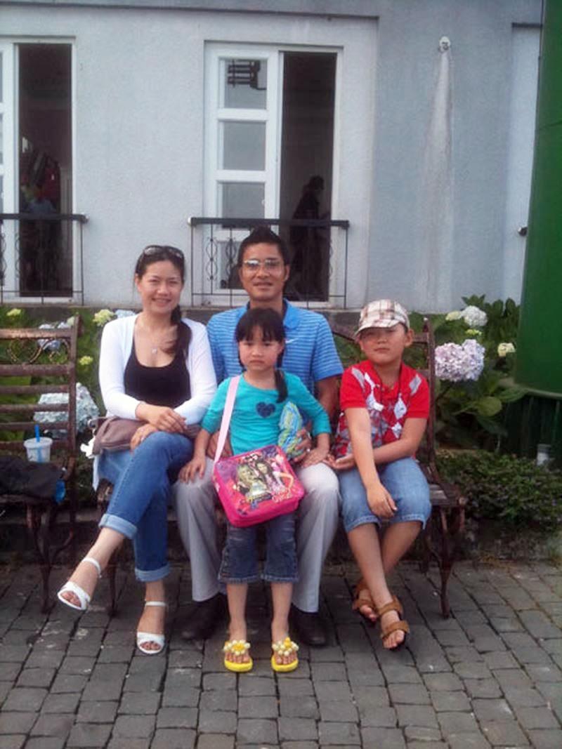 Không chỉ con gái xinh xuất sắc, vợ tươi như hoa của danh thủ Hồng Sơn cũng gây chú ý-16