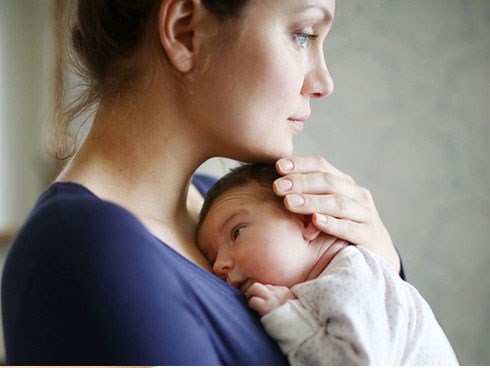 Câu chuyện xôn xao MXH Trung Quốc: Vợ nghỉ đẻ ở nhà, chồng vẫn bắt phải chi trả một nửa sinh hoạt phí gia đình