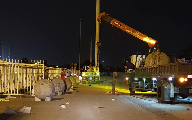 Bất ngờ di chuyển 40 quả bóng xích tại sân Mỹ Đình để lấy hên?-2