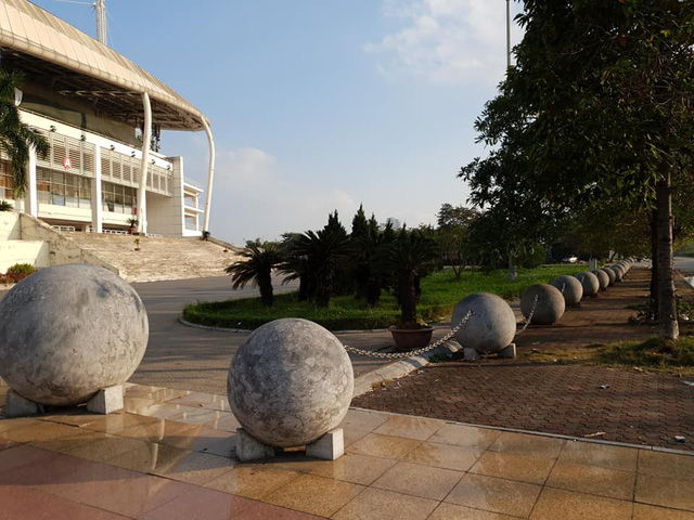 Bất ngờ di chuyển 40 quả bóng xích tại sân Mỹ Đình để lấy hên?-3