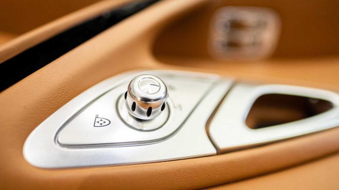 150.000 USD chỉ mua được vài món nội thất Bugatti Veyron-5