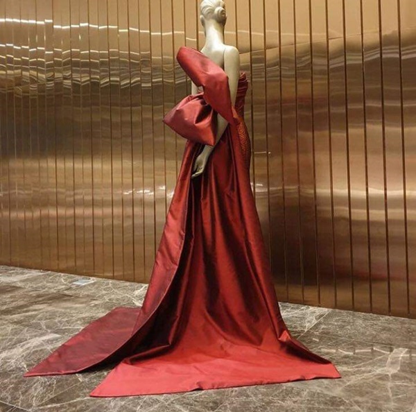 Chiếc váy bí ẩn của Hhen Niê đang khiến dân mạng toát mồ hôi đồn đoán, tranh cãi-6