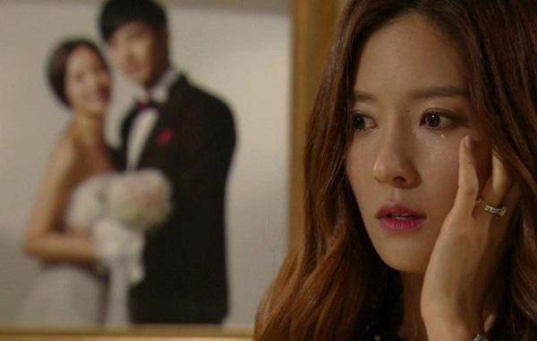 Cố giữ trinh tiết đến cùng, đêm tân hôn tôi ôm chăn khóc nấc bên tình già hơn 15 tuổi-1