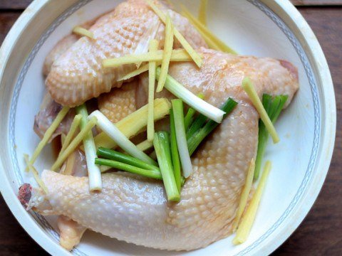 Cách làm món gà hấp gừng thơm lừng sang cả nhà hàng xóm-2