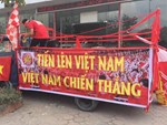 Loạt fan girl xinh xắn chiếm sóng tại Mỹ Đình trước trận bán kết Việt Nam - Philippines-20