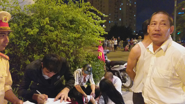 Tai nạn giao thông liên tiếp trong lúc CĐV xuống đường ăn mừng chiến thắng Việt Nam - Philippines-6