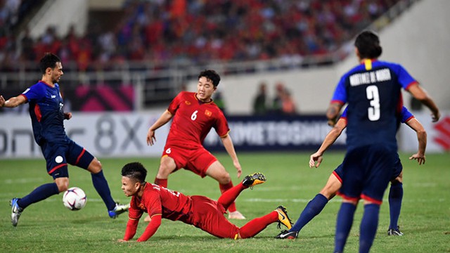 Bị phạm lỗi liên tục vẫn xuất sắc tiễn đội bạn về nước, Quang Hải xứng đáng là chú lính bé nhỏ kiên cường-3