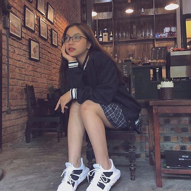 Chuyện tình may mắn của Quang Hải và bạn gái thích khoe vòng ba-11