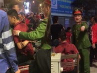 Hai nhóm người xảy ra ẩu đả sau màn ăn mừng chiến thắng đội tuyển Việt Nam, nam thanh niên bị đâm dao găm vào người