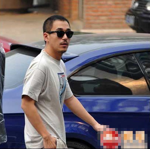 Có ông bố quốc dân”, được trải thảm hoa vào đời nhưng con trai Trương Quốc Lập vẫn tự hủy đời mình bằng ma túy và thói vũ phu-6