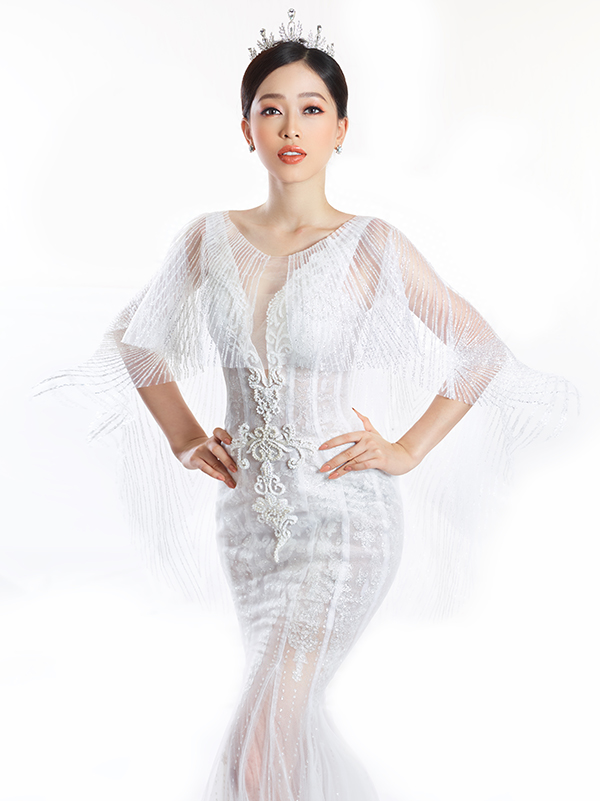 Á hậu Phương Nga hóa thành cô dâu mộng mơ trong bộ váy cưới-13