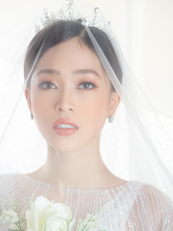 Á hậu Phương Nga hóa thành cô dâu mộng mơ trong bộ váy cưới-15