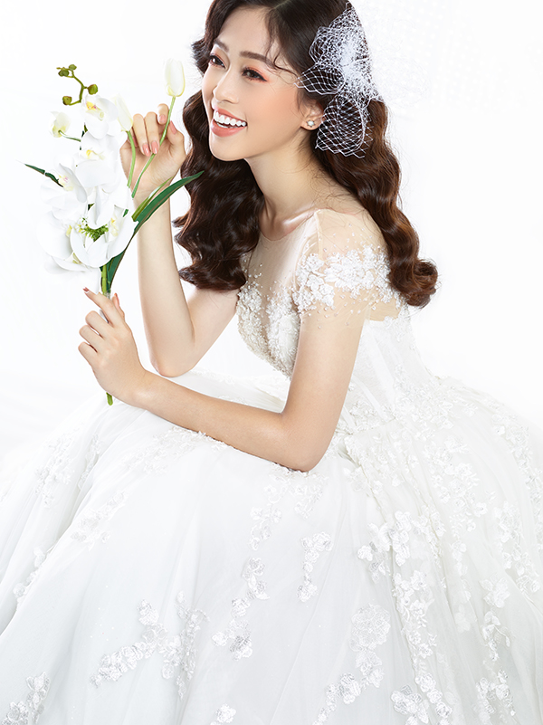 Á hậu Phương Nga hóa thành cô dâu mộng mơ trong bộ váy cưới-3