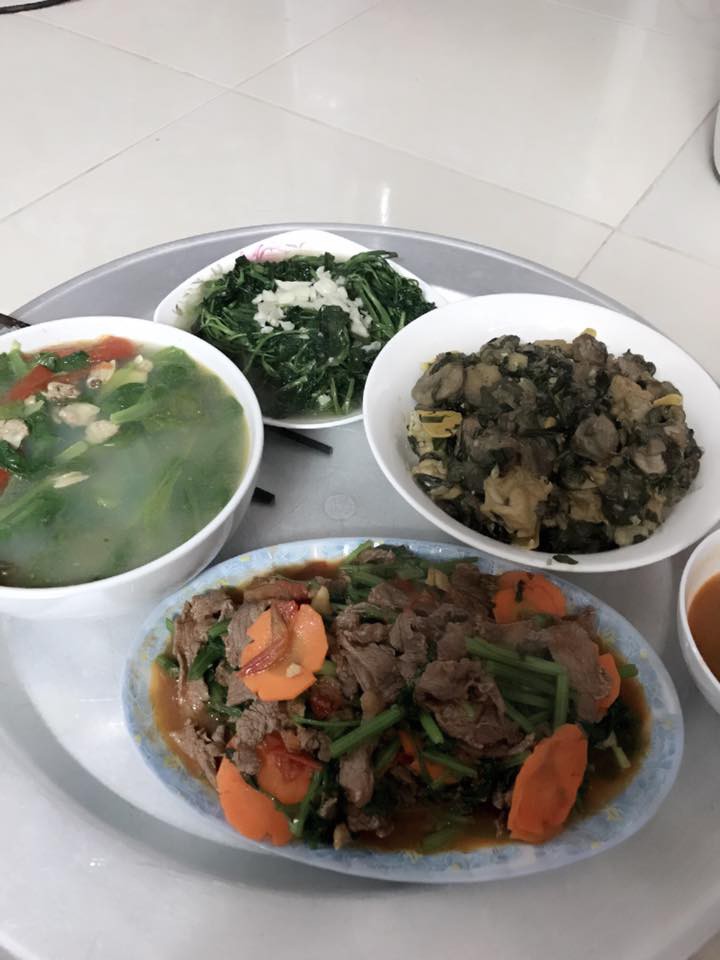 Vợ trẻ than muốn bỏ chồng vì thói quen chê mâm cơm, chị em nhìn xong gật gù: Bỏ cho nhẹ nợ-4