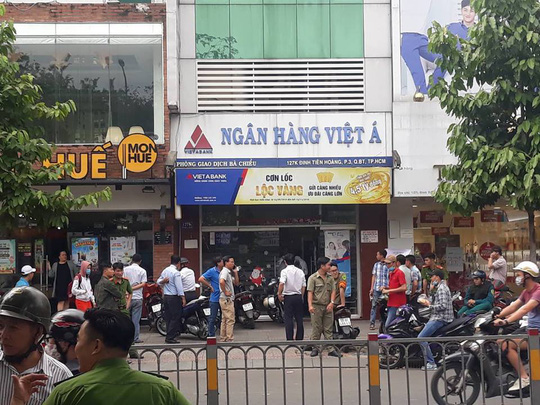 Hé lộ cặp đôi nam nữ cướp ngân hàng ở Bình Thạnh, lấy 1,5 tỉ đồng-2