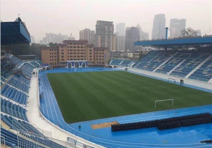 Sau những trận thua liên tiếp của đội nhà, nhiều sân vận động trên thế giới có cách giải dớp cầu may thú vị thế này-3