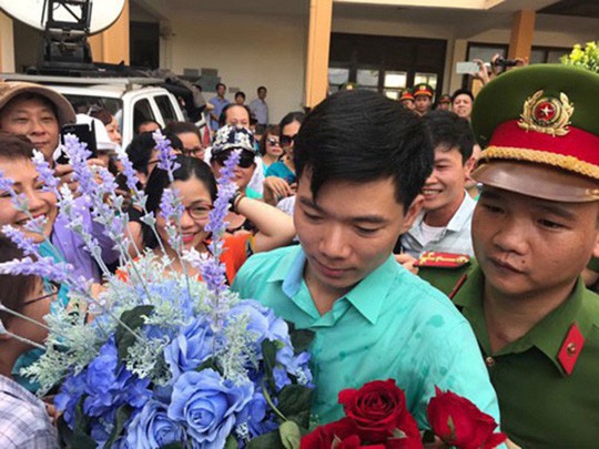 Truy tố bác sĩ Hoàng Công Lương tội danh từ 3 tới 10 năm tù-1