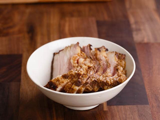 Mẹ chồng yếu răng, con dâu nấu thịt lợn mềm tan trong miệng được chấm ngay điểm 10-5