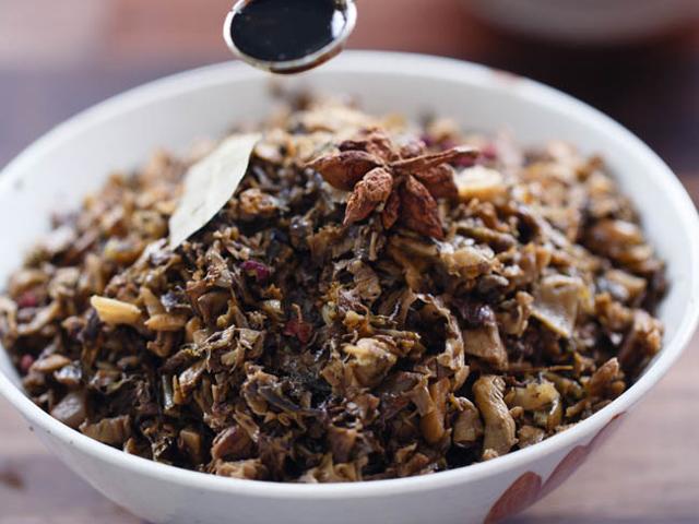 Mẹ chồng yếu răng, con dâu nấu thịt lợn mềm tan trong miệng được chấm ngay điểm 10-6