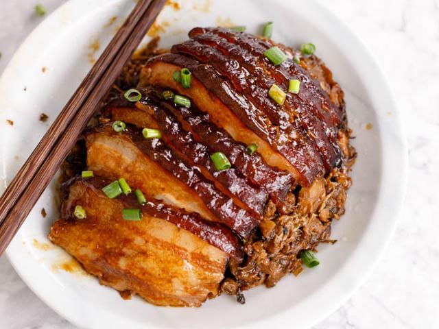 Mẹ chồng yếu răng, con dâu nấu thịt lợn mềm tan trong miệng được chấm ngay điểm 10-7