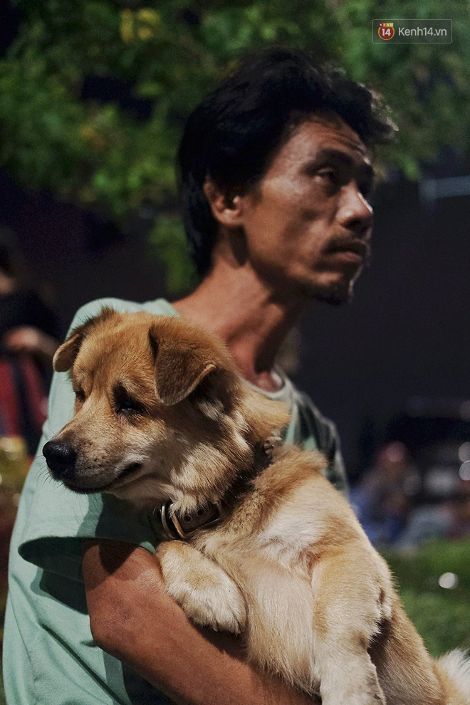 Điều kỳ diệu đã xuất hiện: Chú chó mù trở về bên anh đánh giày câm sau hơn nửa tháng mất tích-9