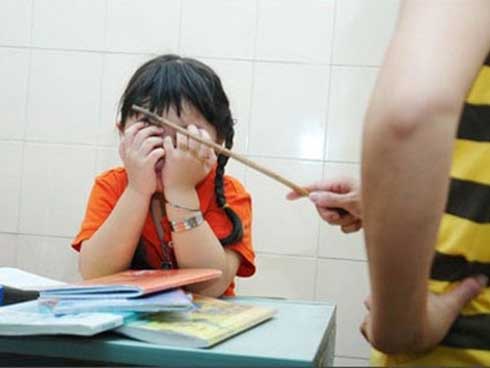 Đi vệ sinh trong giờ ngủ trưa, học sinh bị phạt nặng-2