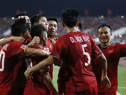 Phóng viên Việt Nam và Malaysia suýt gây gổ trước chung kết AFF Cup-3