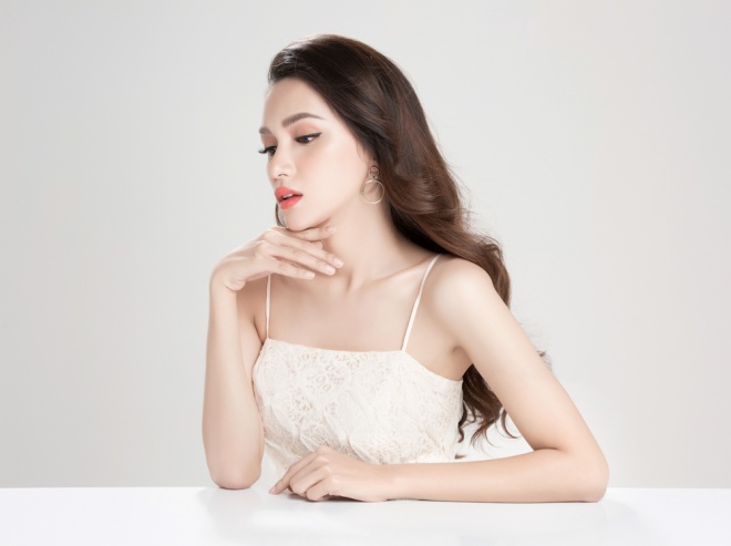 Hương Giang và Hari Won xuất hiện như nữ thần trong khu vườn sắc đẹp-10